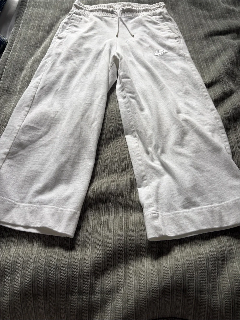 Nike White Wide-Leg Cropped Pants